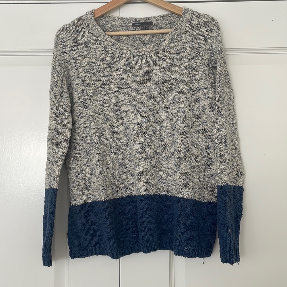 Vince cotton and linen blue and whit sweater size small